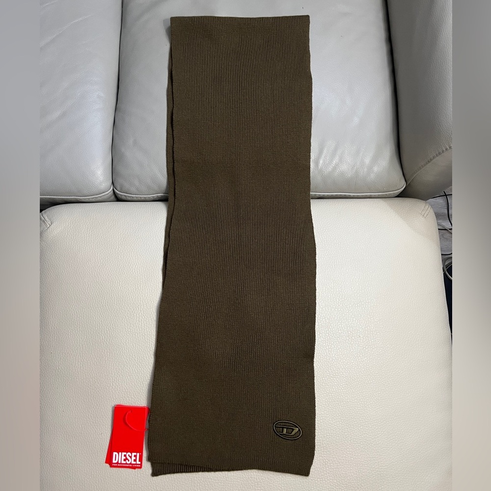NWT - Diesel Adult Ribbed Knit Wool Blended Scarf